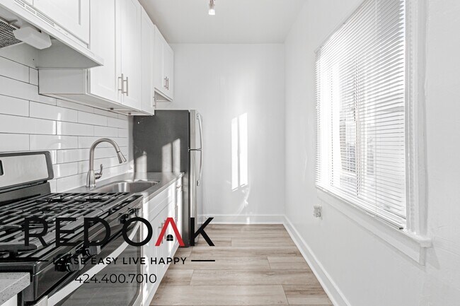 Foto del edificio - 1017 S Kingsley Dr