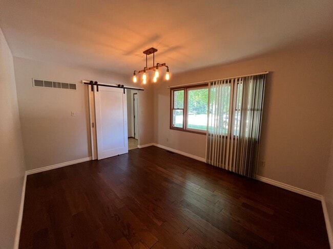 Foto del edificio - 852 Burr Oak Dr