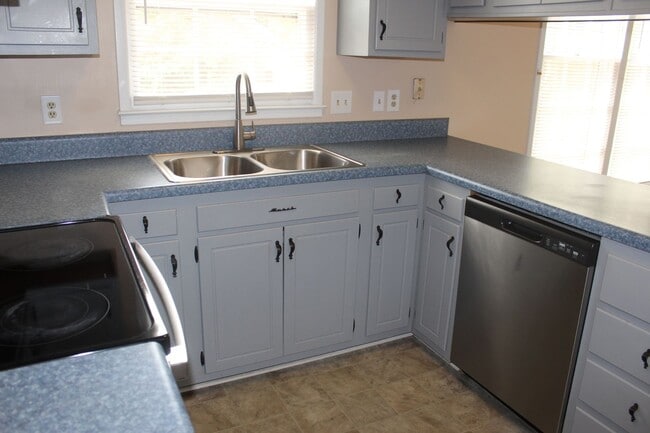 Building Photo - 5817 Dobson Dr