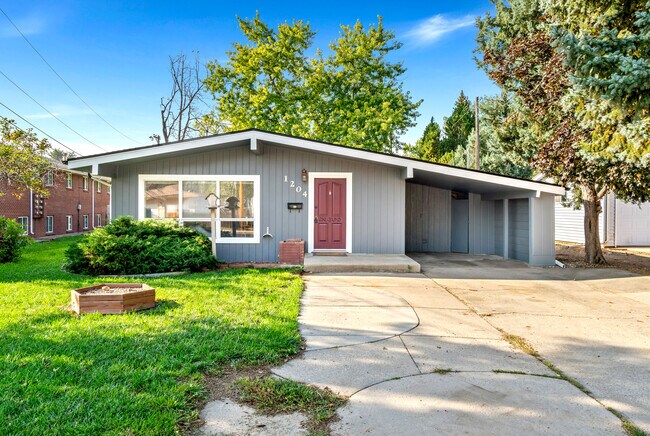 Foto del edificio - 1204 W 10th St