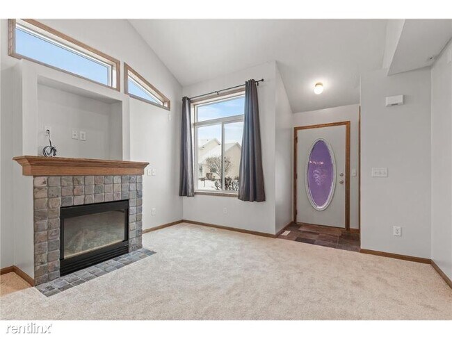 Building Photo - 3 br, 3 bath Townhome - 1661 Wexford Ln