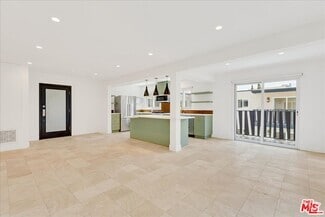 Building Photo - 210 S Hamilton Dr