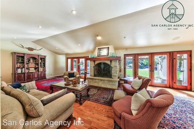 Building Photo - 8600 Carmel Valley Rd