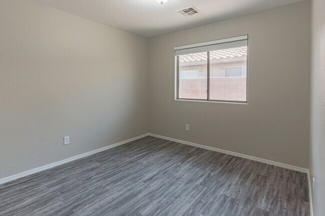 Building Photo - 4627 W Shumway Farm Rd