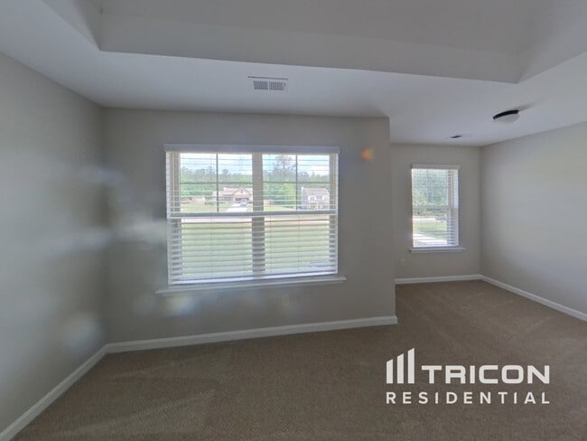 Building Photo - 155 Hickory Hills Dr