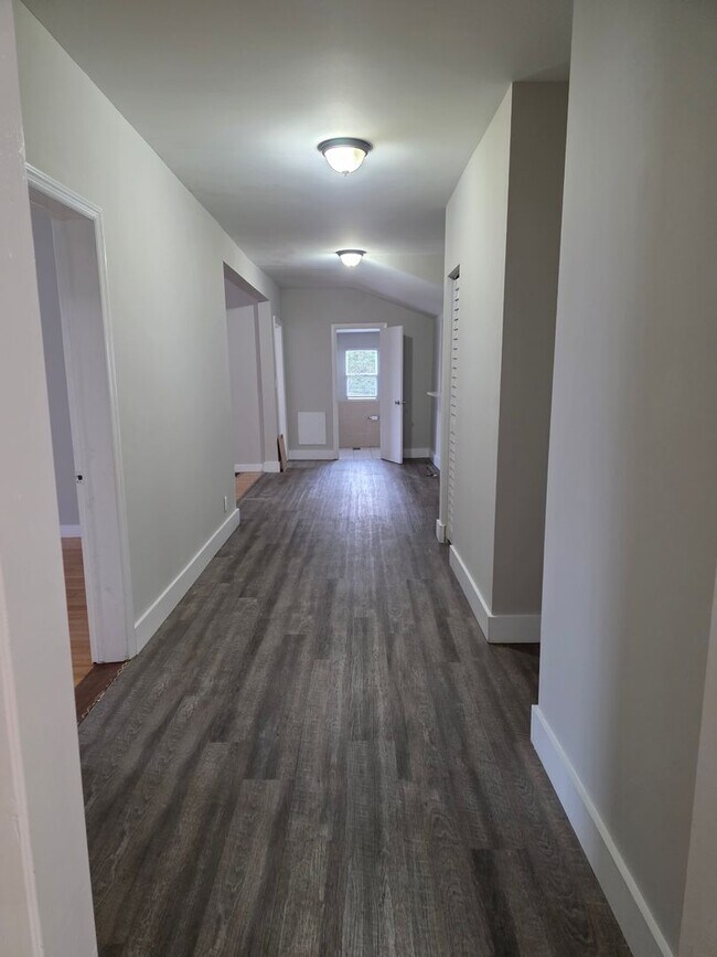 Foto del edificio - Spacious Downtown Monticello Home for rent