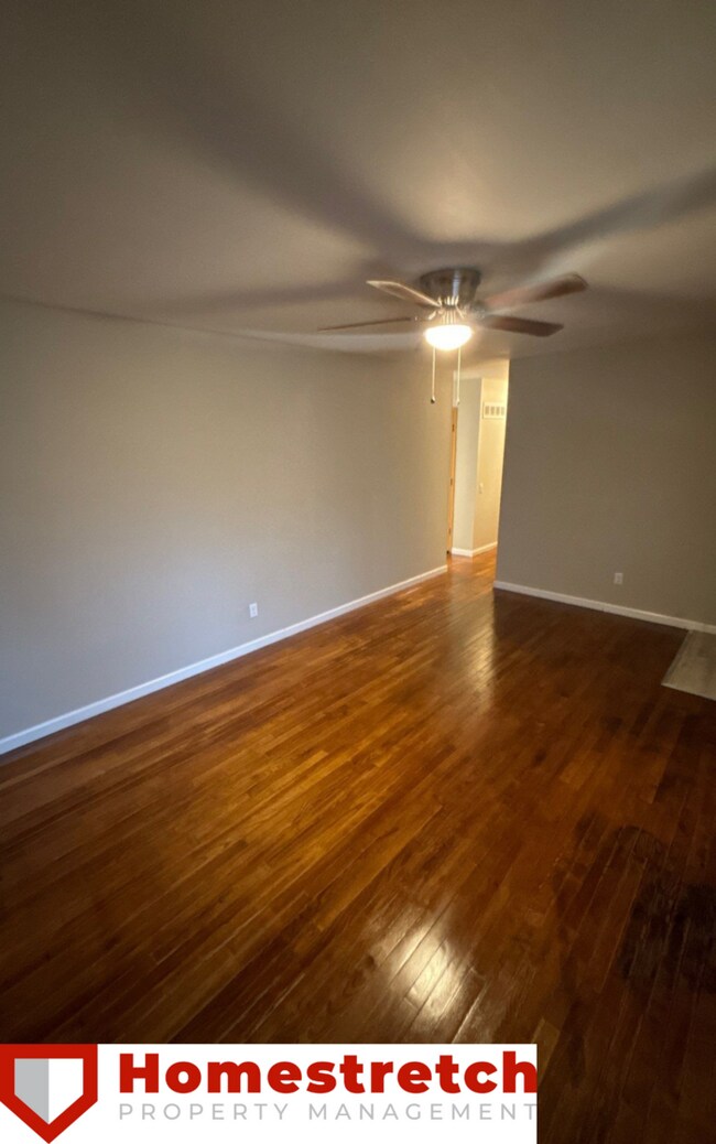 Building Photo - 2730 Knollwood Ln