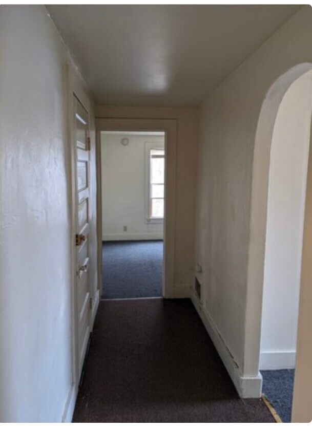 1819 S Niagara St, Saginaw, MI 48602 Apartments in Saginaw, MI