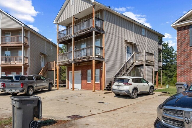 Foto del edificio - 1319 St Andrews Ln