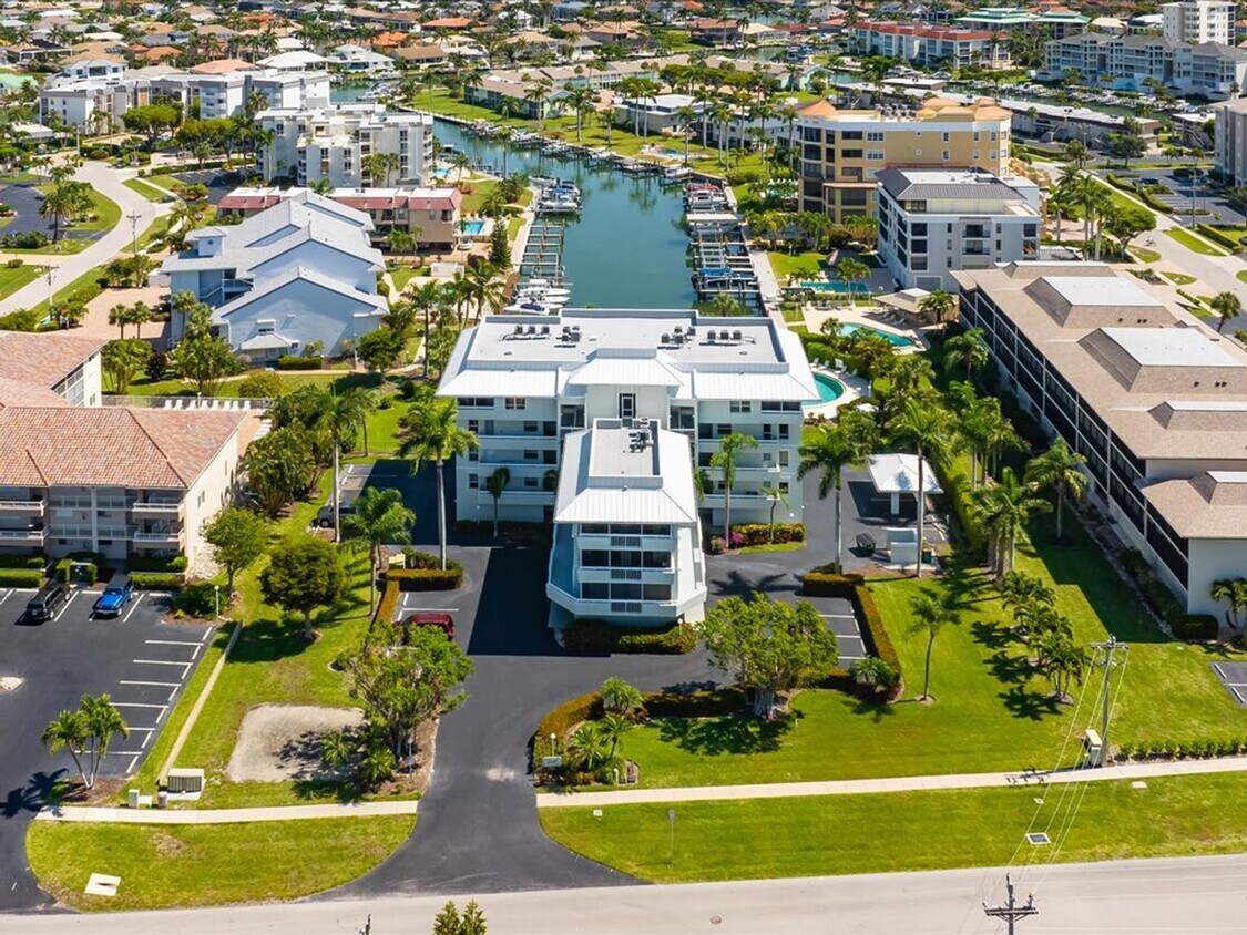 Primary Photo - Sleek and Inviting 2 Bedroom unit with Stu...