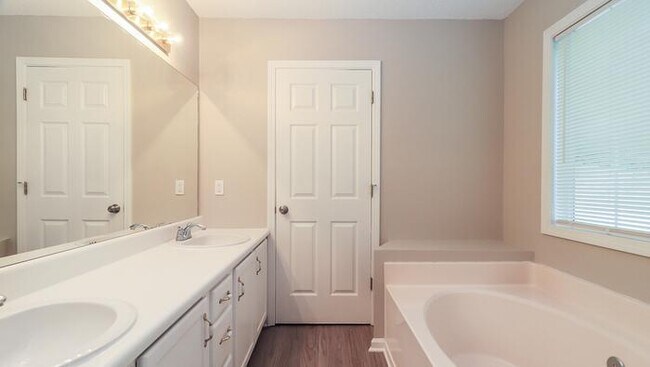 Foto del edificio - 50 Country Meadow Way NW