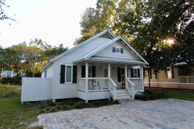 Foto del edificio - 8 Sally Ln