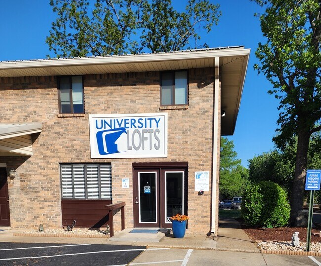 Oficina - University Lofts