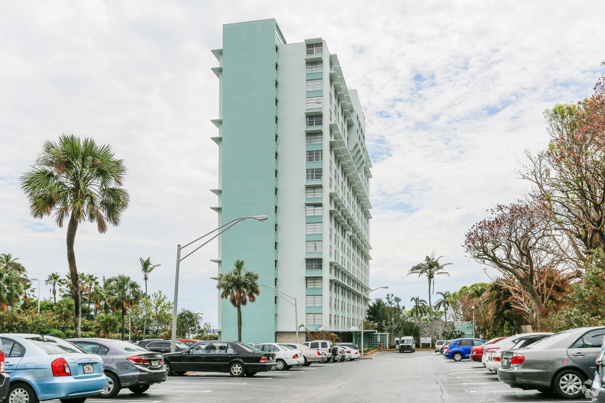 Building Photo - Stanley Axlrod Towers