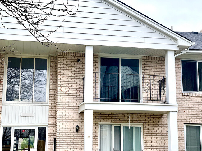 Foto del edificio - 14163 Ivanhoe Dr