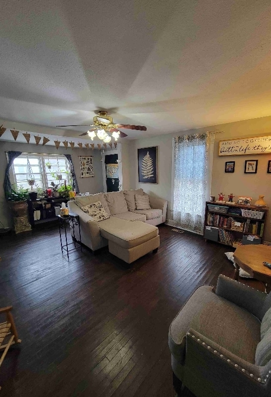 Foto del edificio - 815 W 5th St