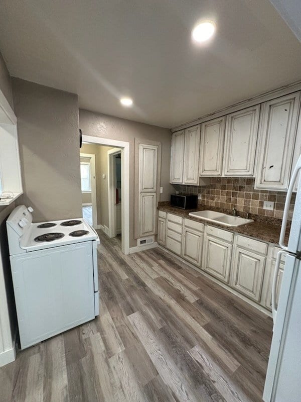 Building Photo - 654 E 500 N