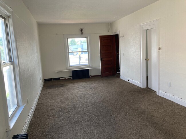 Building Photo - 307 Englewood Ave