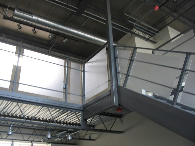 Foto del edificio - 4801 S Congress Ave