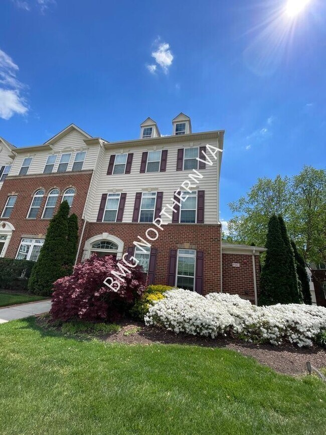 Foto del edificio - 24688 Hutchinson Farm Dr