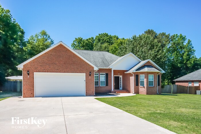 Foto principal - 645 White Oaks Rd