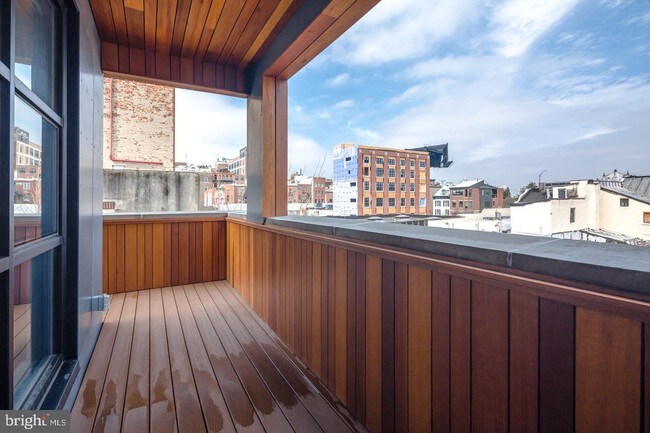 Building Photo - 240 N 2nd St