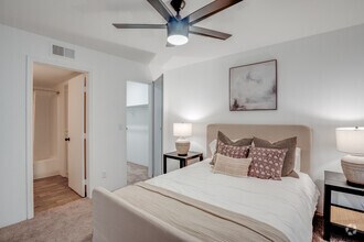 2BR, 2BA - 1,040 SF - Be Mesa