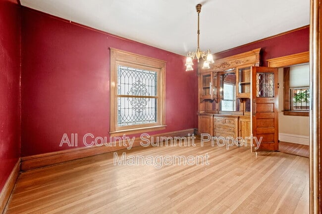 Building Photo - 1346 N Williams St