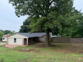 Building Photo - 401 Chickasaw Ave.