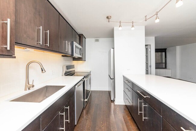 Foto del edificio - 222 E Pearson St