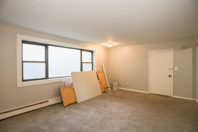 Foto del edificio - 9016 Lamon Ave