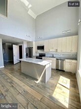 Building Photo - 1534 W Stiles St