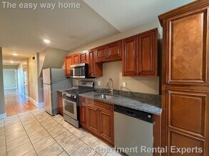 Building Photo - 91 Glen St