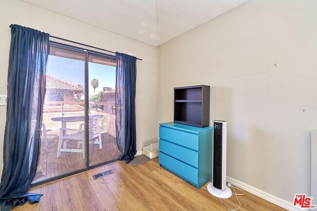 Foto del edificio - 10929 Morrison St