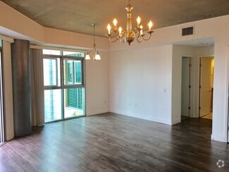 Building Photo - 801 Ash St
