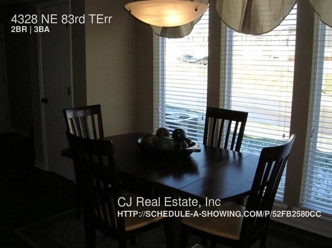 Foto del edificio - 4328 NE 83rd Terrace