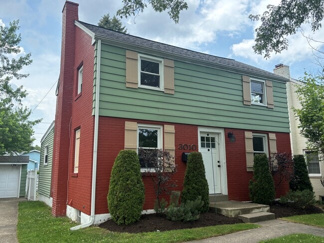 Building Photo - 3010 Oakwood St