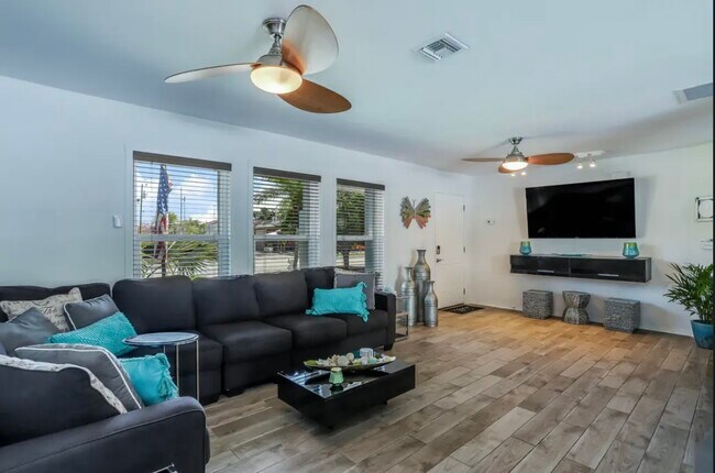 Foto del edificio - 1518 SE 32nd St