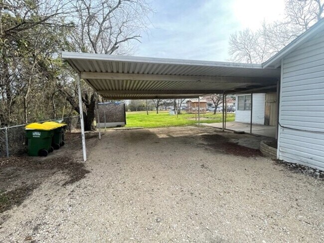 Foto del edificio - Updated La Vega ISD Home