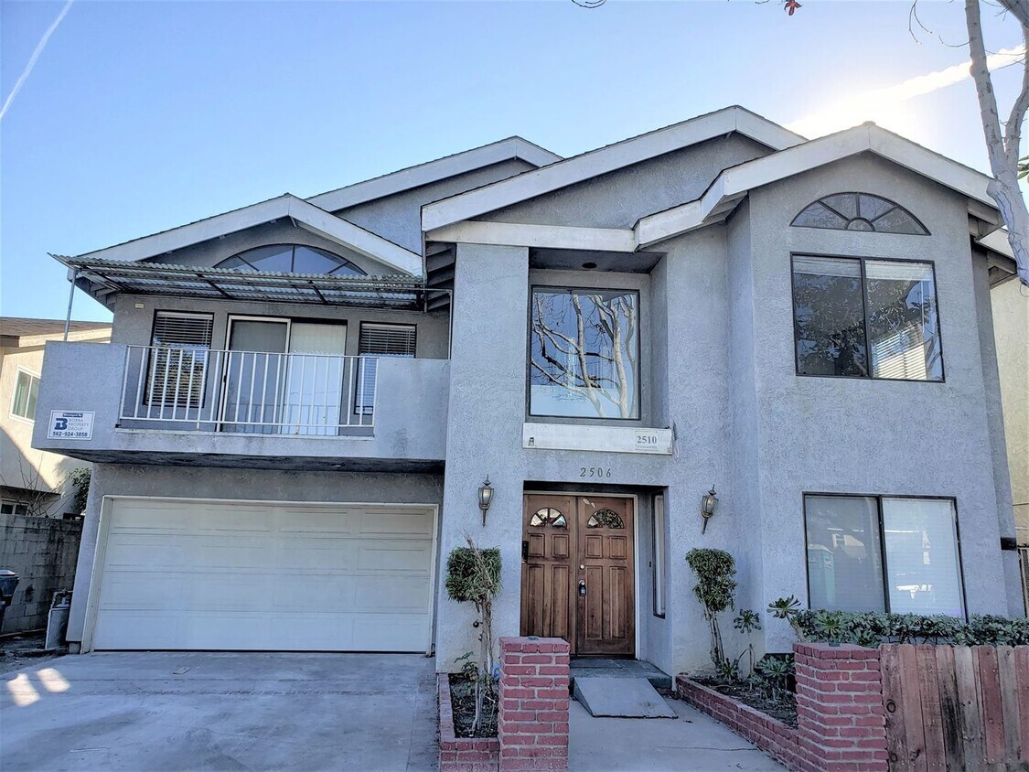 Foto principal - 2506 E 6th St