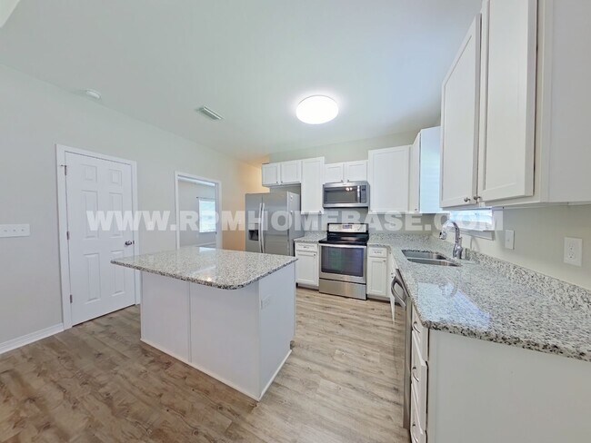 Foto del edificio - 498 Lakeview St