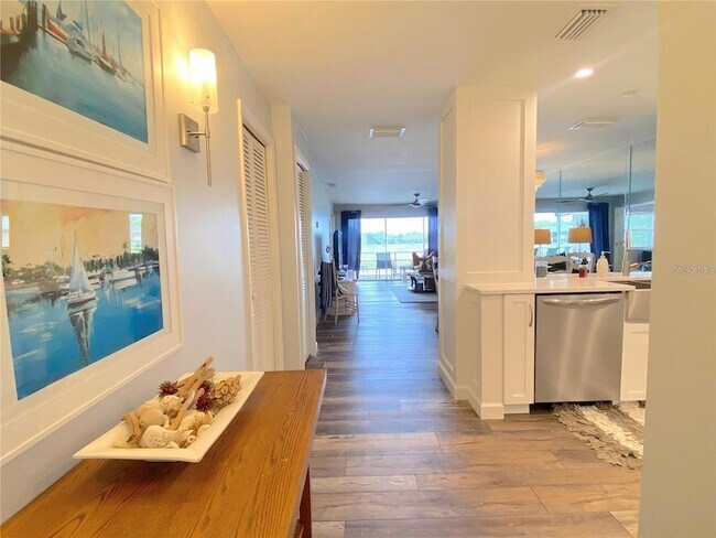 Foto del edificio - 7041 W Country Club Dr N