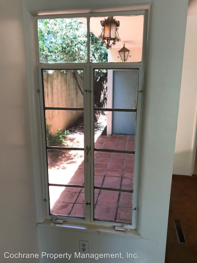Foto del edificio - 2 br, 1.5 bath Apartment - 106 W. Mason St.