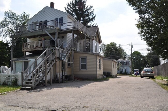 Building Photo - 111 Pleasant St