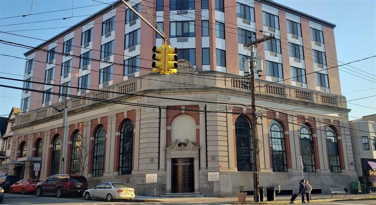 Building Photo - 4710 Park Ave