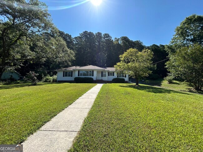 Foto del edificio - 225 Blacks Bluff Rd SW