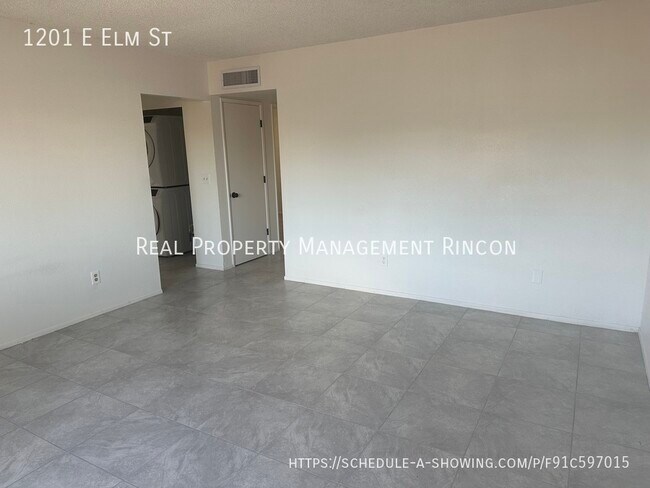 Building Photo - Gorgeous Remodel!  Central Location! Close...