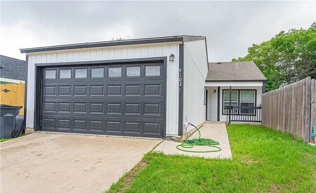 Foto del edificio - 4103 Sunrise Crest Dr