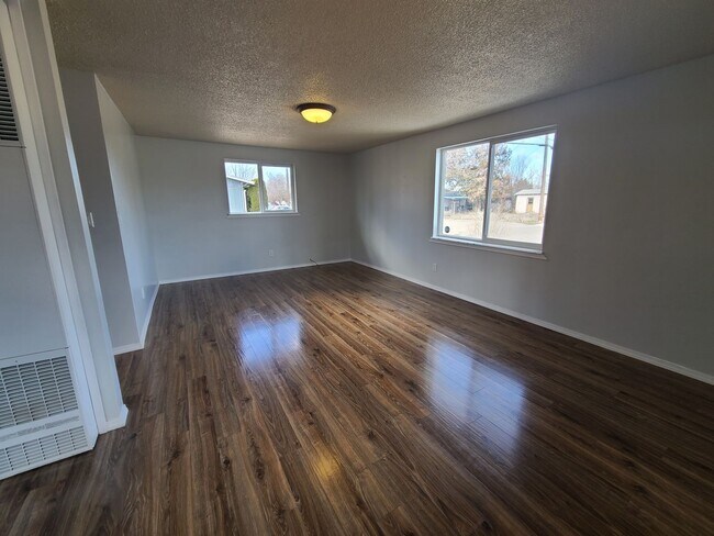 Foto del edificio - Charming 2 BD 1 Bath Home!