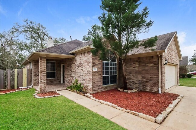 Building Photo - 970 Fife Dr